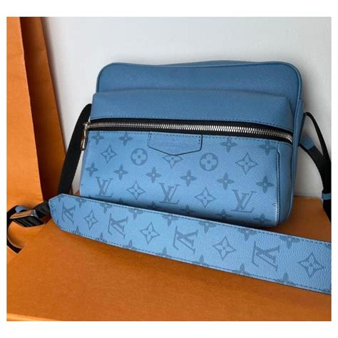 sacoche louis vuitton bleu homme|sac Louis Vuitton soldes.